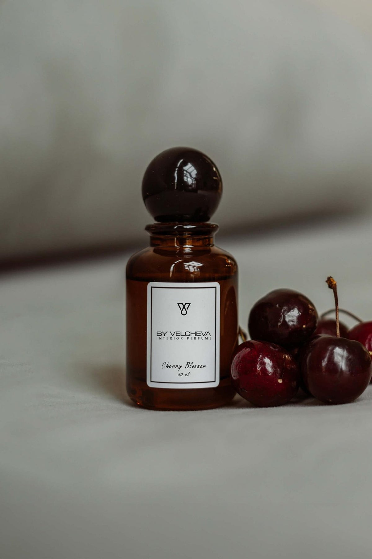 BY VELCHEVA, φιάλη 50ml με φρέσκα κεράσια