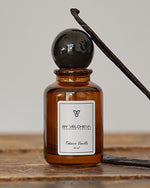 Άρωμα εσωτερικού χώρου Tobacco Vanilla BY VELCHEVA, φιάλη 50ml με κόκκους βανίλιας σε ξύλο