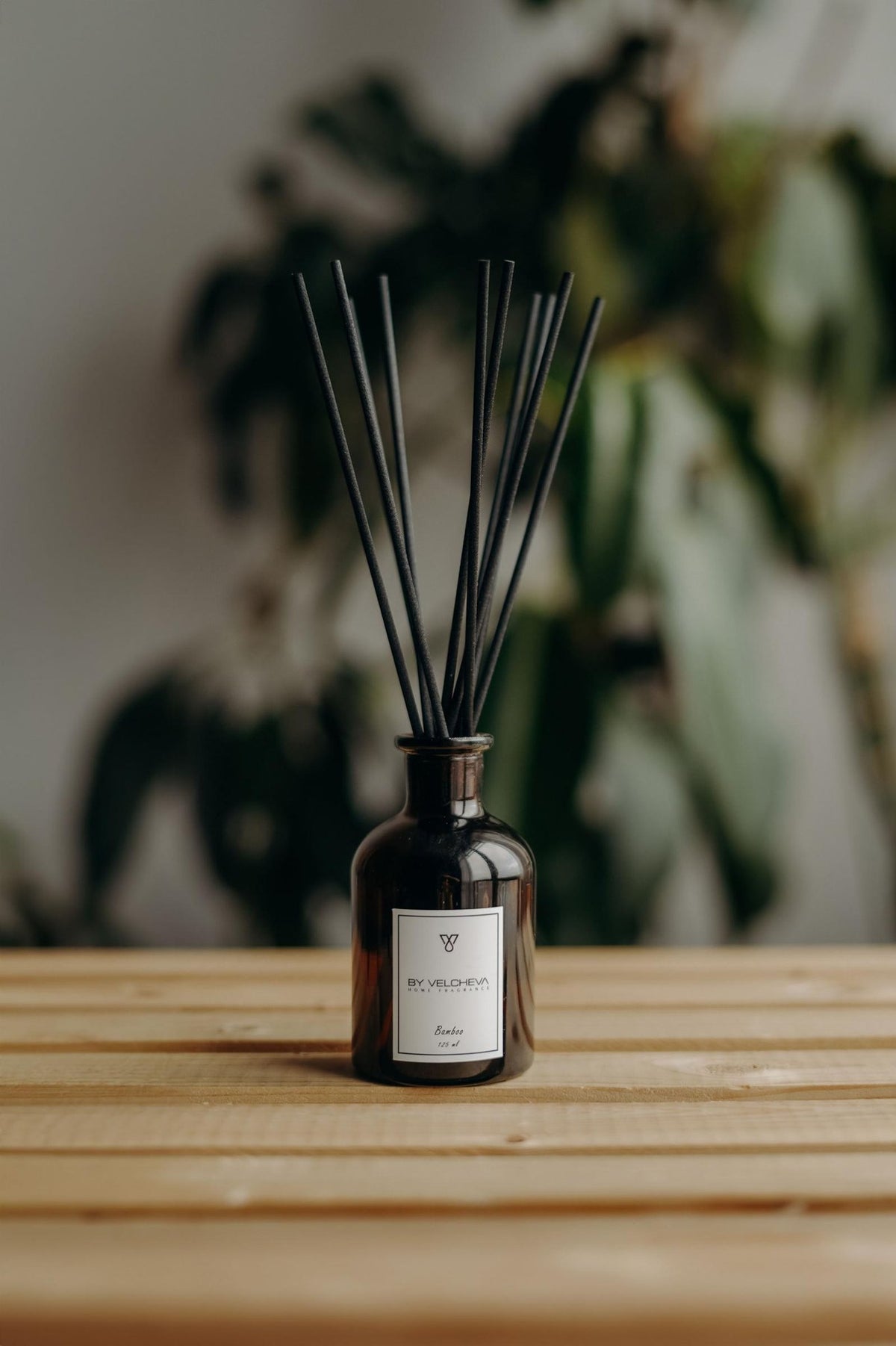 Αρωματικό χώρου με στικ Bamboo BY VELCHEVA, φρέσκο πράσινο άρωμα, μπουκάλι 125ml