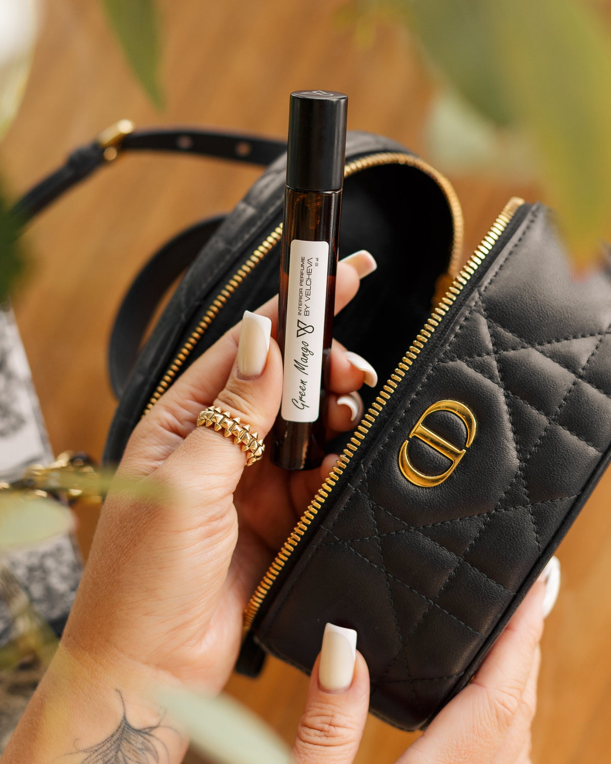 Travel Perfume BY VELCHEVA Green Mango σε τσάντα, ταξιδιωτικό μέγεθος